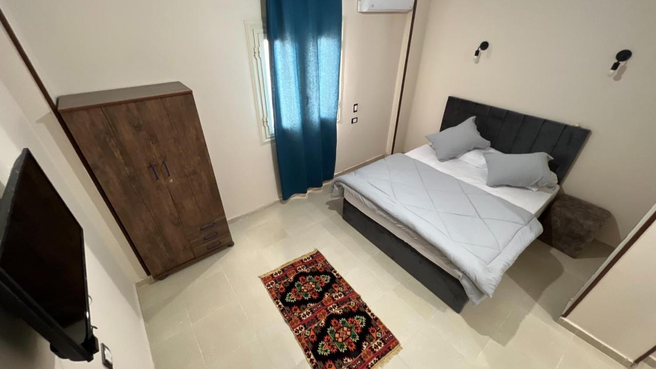 Pyramids Road Guest House Cozy Rooms And Rooftop Breakfast With The Pyramids View Nazlet el-Sîsi 外观 照片