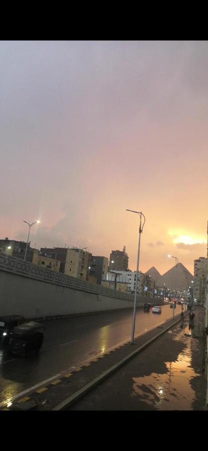 Pyramids Road Guest House Cozy Rooms And Rooftop Breakfast With The Pyramids View Nazlet el-Sîsi 外观 照片