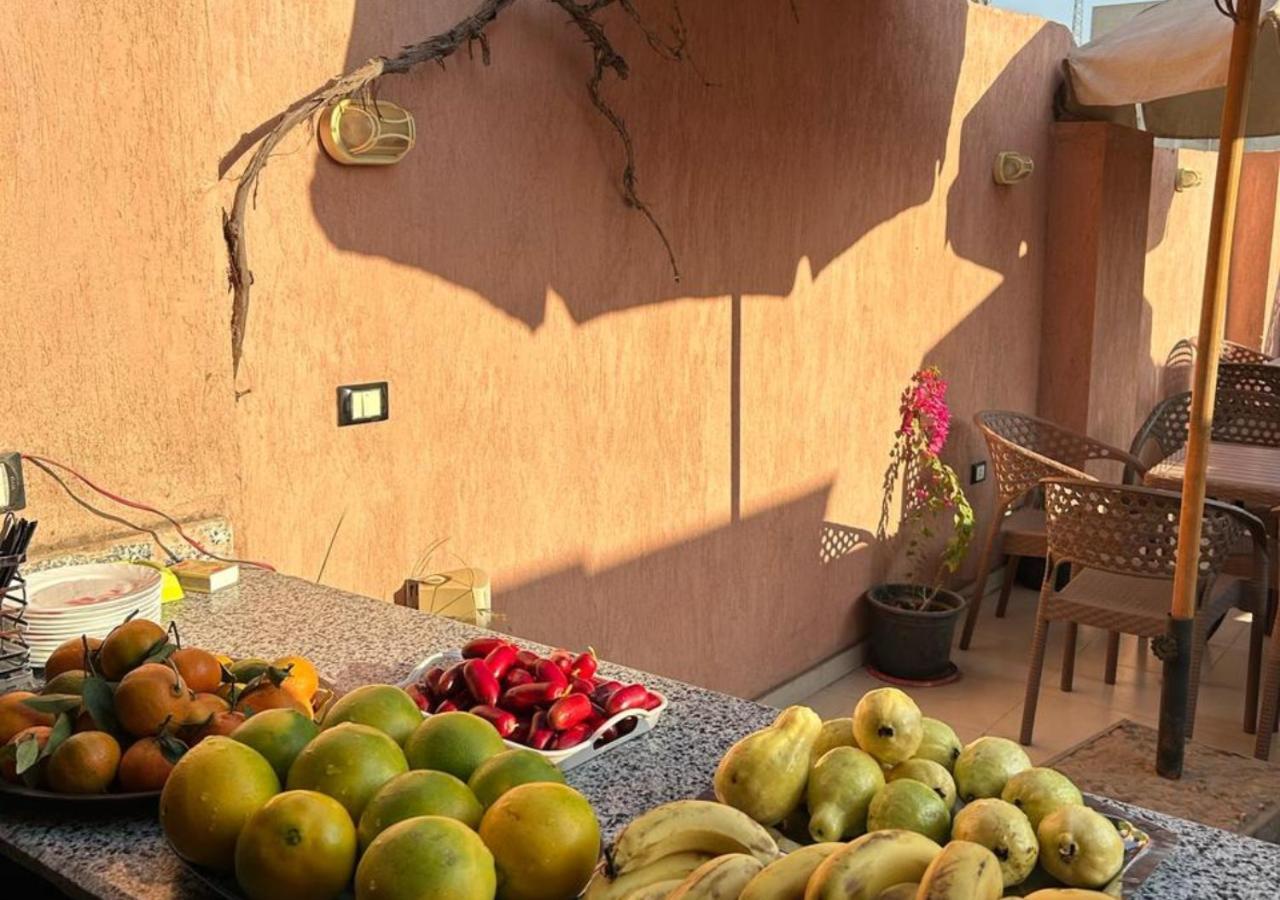 Pyramids Road Guest House Cozy Rooms And Rooftop Breakfast With The Pyramids View Nazlet el-Sîsi 外观 照片